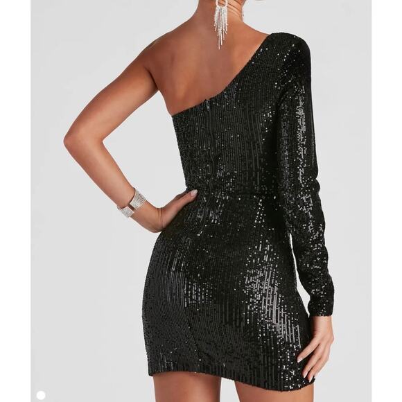 Black Sequin One-Shoulder Long Sleeve Mini Bodycon
Dress Size Small - Picture 2 of 4